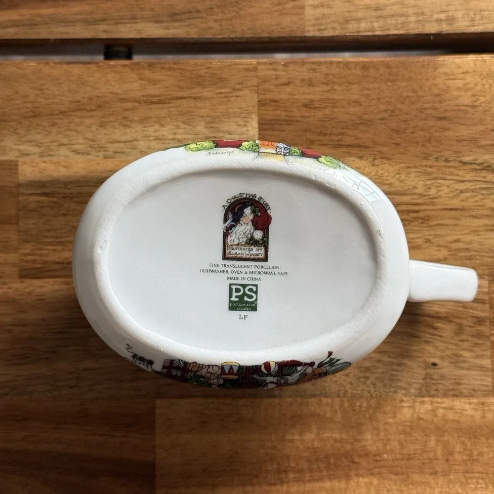 Portmeirion Studio Susan Winget A Christmas Story Creamer Holiday‎ Winter Carols